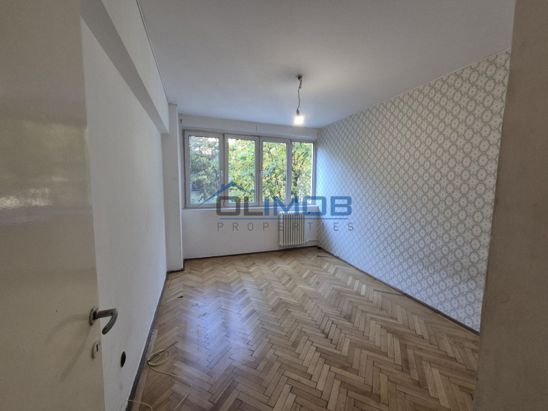 Apartament pe Bulevardul Basarabia, aproape de Parcul Național 