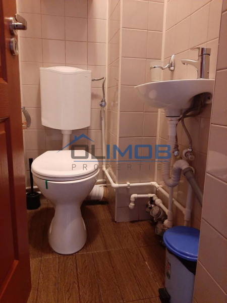 Vânzare apartament 4 camere renovat și mobilat, situat în zona Plaza Mall