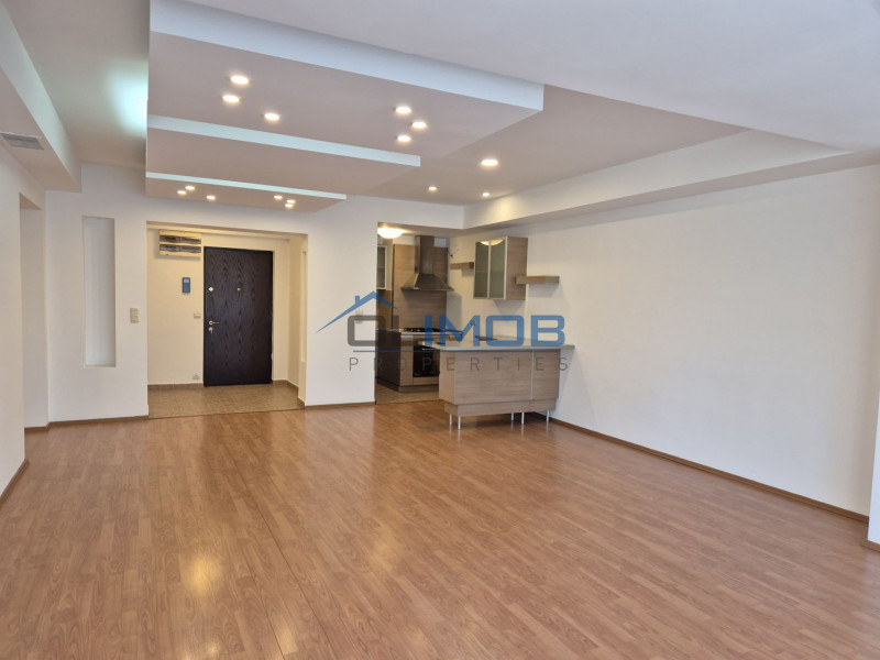 Apartament cu 3 camere, vedere catre Parcul Herastrau