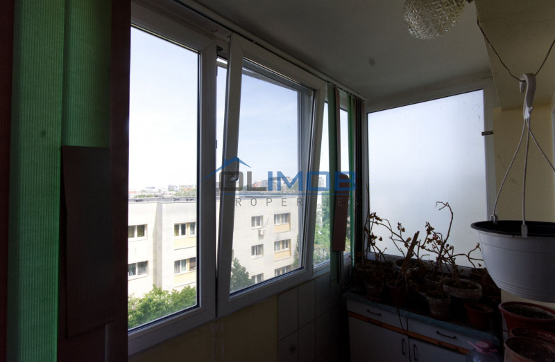 Apartament 3 camere de vânzare vedere spate – Bulevardul Tei | necesita renovare