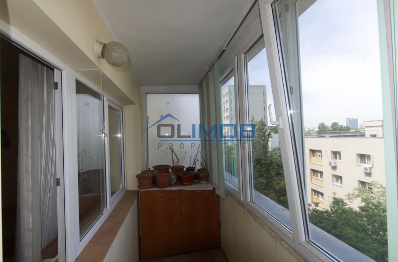 Apartament 3 camere de vânzare vedere spate – Bulevardul Tei | necesita renovare
