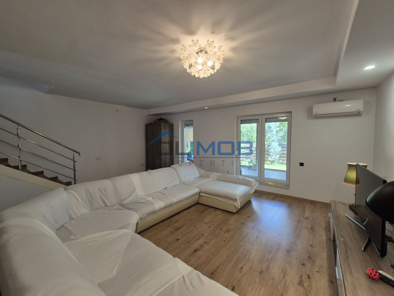 Casa 4 camere de vanzare în Cosmopolis 