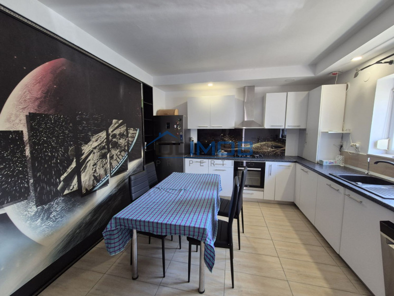 Casa 4 camere de vanzare în Cosmopolis 