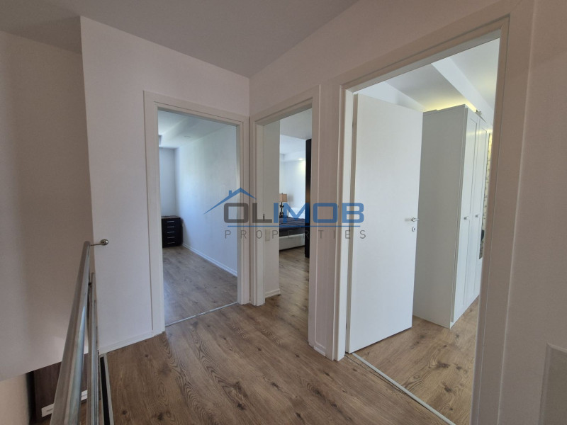 Casa 4 camere de vanzare în Cosmopolis 