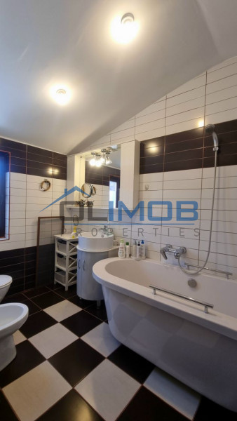Vânzare apartament 4 camere de lux – vedere la mare, zona Primăria Constanța / C