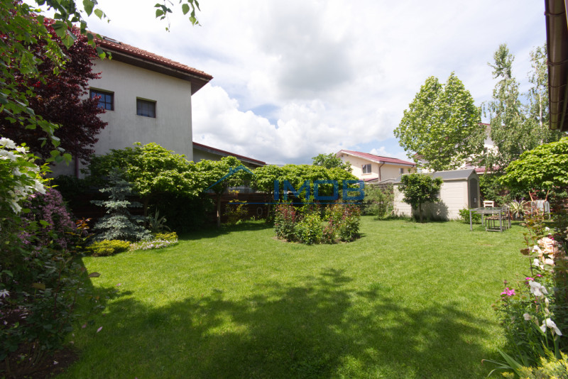 Tunari vila ideală pentru familie, cu curte mare , parcare si barbeque 