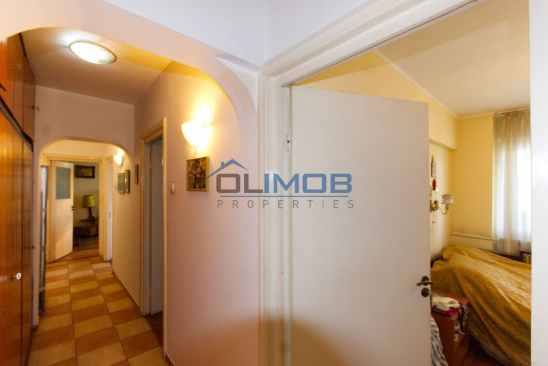 Apartament 3 camere de vânzare vedere spate – Bulevardul Tei