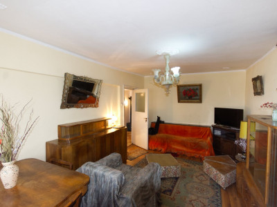 Apartament 3 camere de vânzare vedere spate – Bulevardul Tei