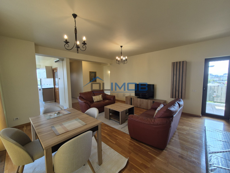 Un penthouse pe doua niveluri – spațiu, lumina și liniște