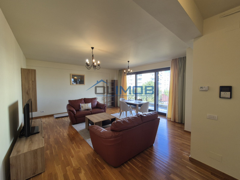 Stefan cel Mare penthouse pe doua niveluri, 3 camere 