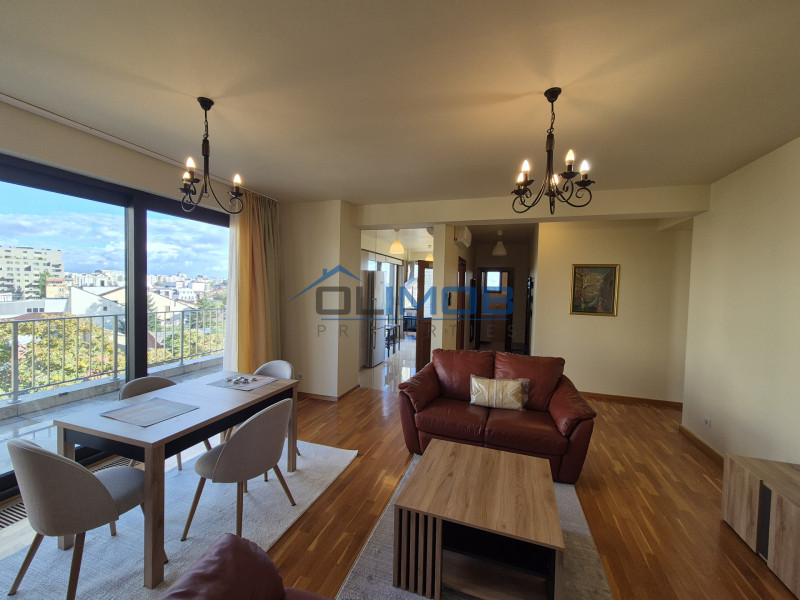 Stefan cel Mare penthouse pe doua niveluri, 3 camere 