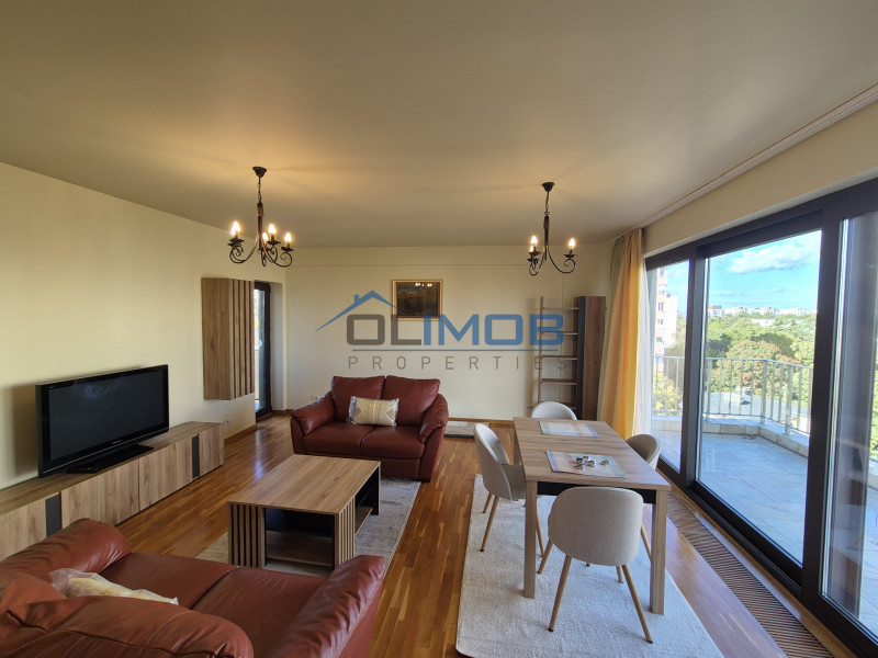 Stefan cel Mare penthouse pe doua niveluri, 3 camere 