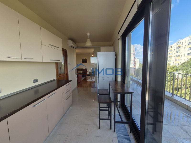 Stefan cel Mare penthouse pe doua niveluri, 3 camere 