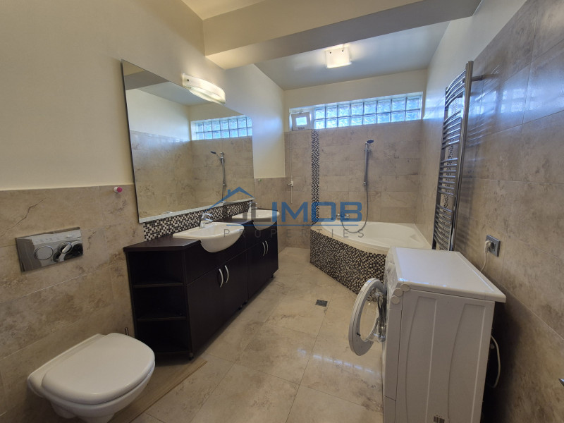 Stefan cel Mare penthouse pe doua niveluri, 3 camere 