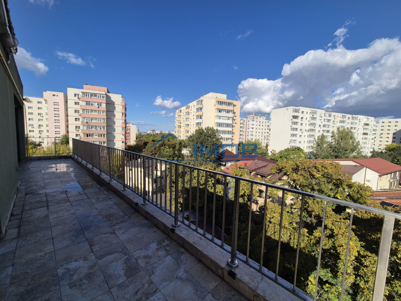 Stefan cel Mare penthouse pe doua niveluri, 3 camere 