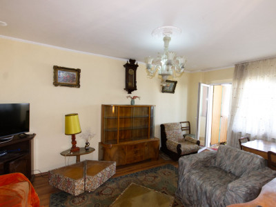 Apartament 3 camere de vânzare vedere spate – Bulevardul Tei
