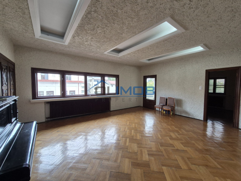 Primaverii inchiriere apartament 4 camere in vila