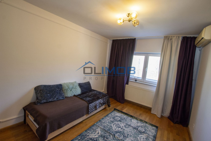 Vilă individuală cu piscină de închiriat în ansamblu rezidențial zona OMVD