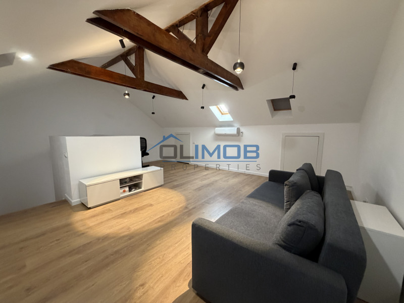 Vilă modernă cu 5 camere de închiriat în complex rezidential, Pipera 