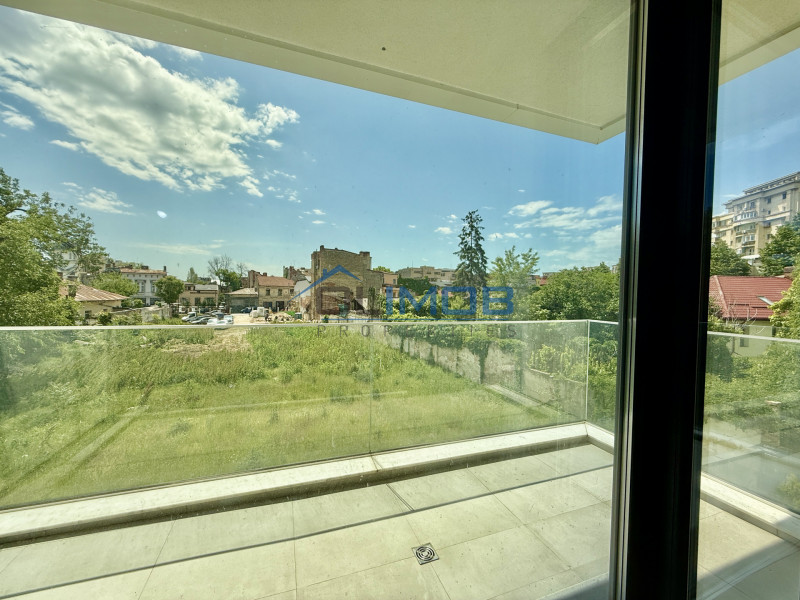 Unirii, apartament cu terasa spre SUD, gata de mutat