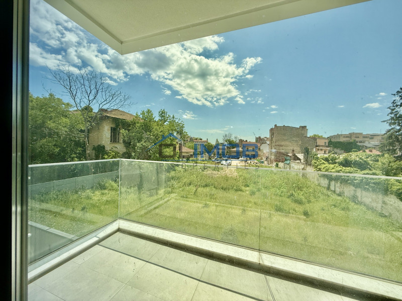 Unirii, apartament cu terasa spre SUD, gata de mutat