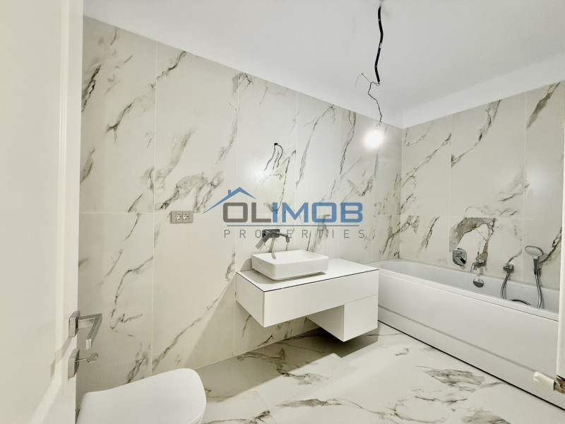 Unirii, apartament cu terasa spre SUD, gata de mutat