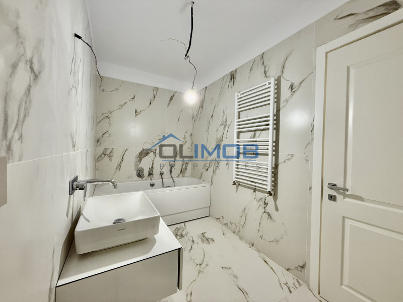 Unirii, apartament cu terasa spre SUD, gata de mutat