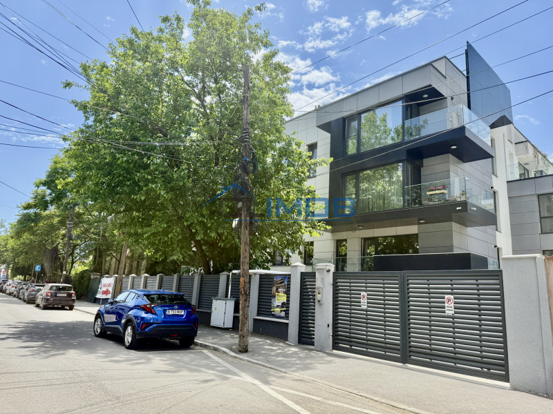 Unirii, apartament cu terasa spre SUD, gata de mutat