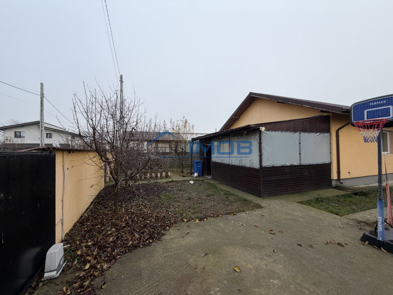 Casă individuală de vânzare în Tărtășești – curte mare 500 mp, zonă verde 