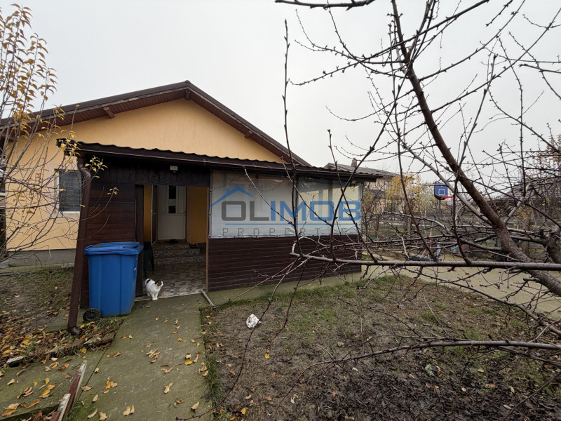 Casă individuală de vânzare în Tărtășești – curte mare 500 mp, zonă verde 