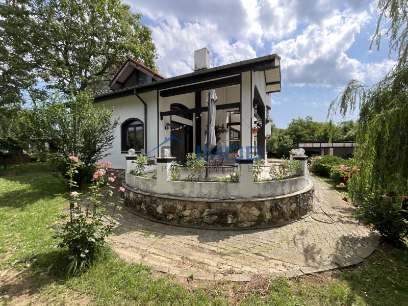 Vilă  cu Vedere si acces  la Lac Snaov–  visul tău din Izvorani