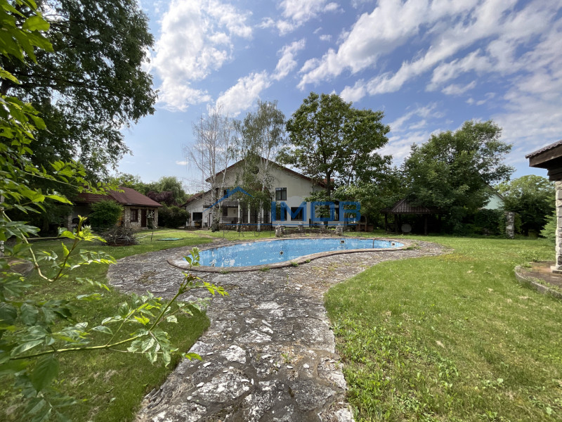 Vilă  cu Vedere si acces  la Lac Snaov–  visul tău din Izvorani