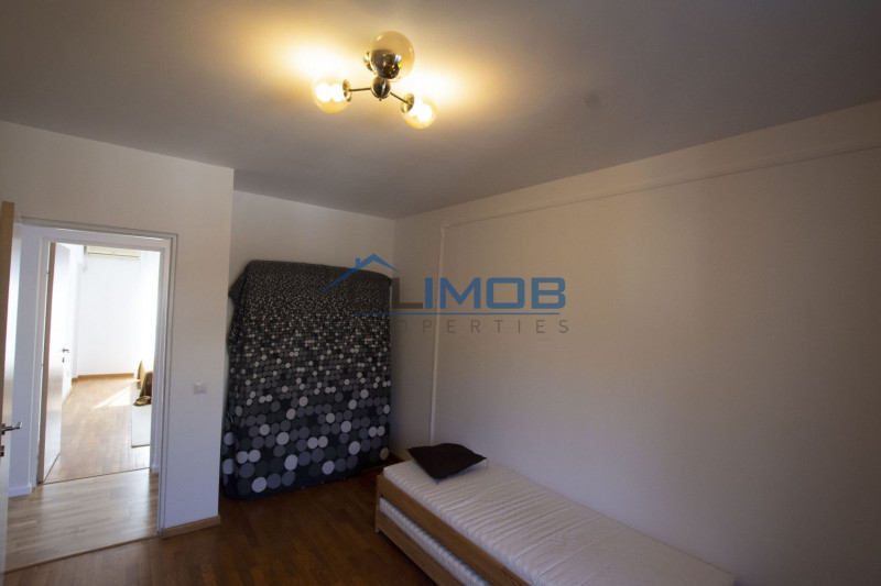 Vilă individuală cu piscină de închiriat în ansamblu rezidențial zona OMVD