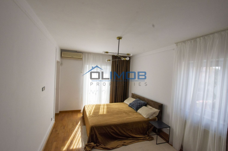 Vilă individuală cu piscină de închiriat în ansamblu rezidențial zona OMVD