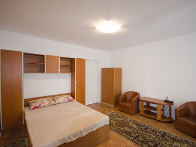 Metrou Dristor garsoniera mobilata