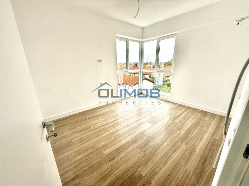 Pipera Azur acces A3 spatiu parter cu terasa 