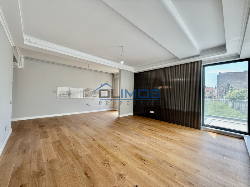 Unirii, 4 camere si  2 parcari  de la dezvoltator