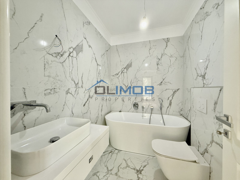 Unirii, 4 camere si  2 parcari  de la dezvoltator