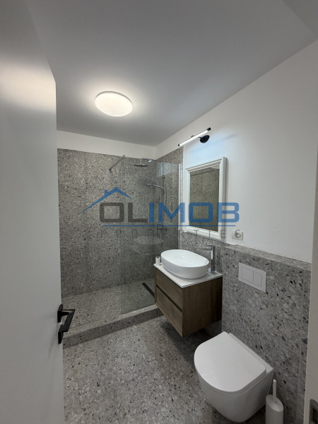 Vilă modernă cu 5 camere de închiriat în complex rezidential, Pipera 