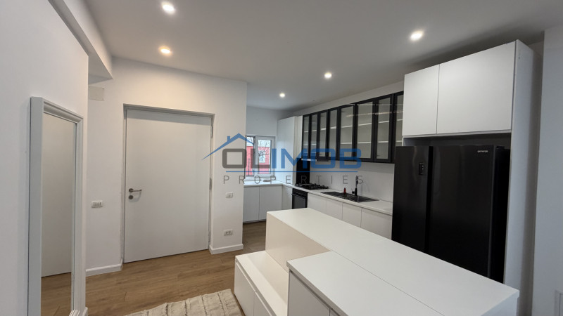 Vilă modernă cu 5 camere de închiriat în complex rezidential, Pipera 