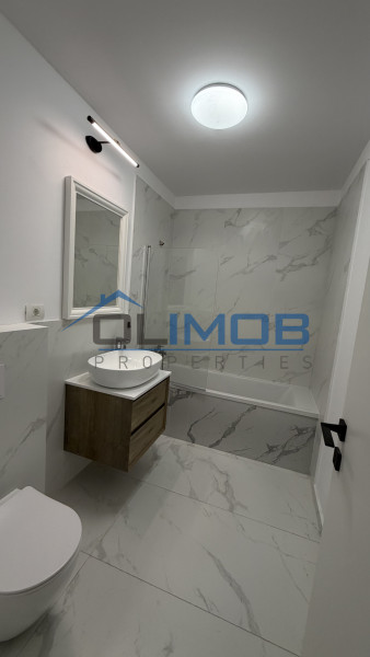 Vilă modernă cu 5 camere de închiriat în complex rezidential, Pipera 