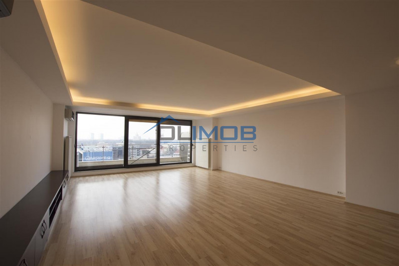 Penthouse 5 camere langa Herastrau cu terasa si gradina